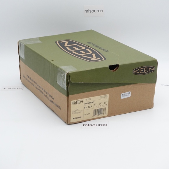 Athletic_Shoes